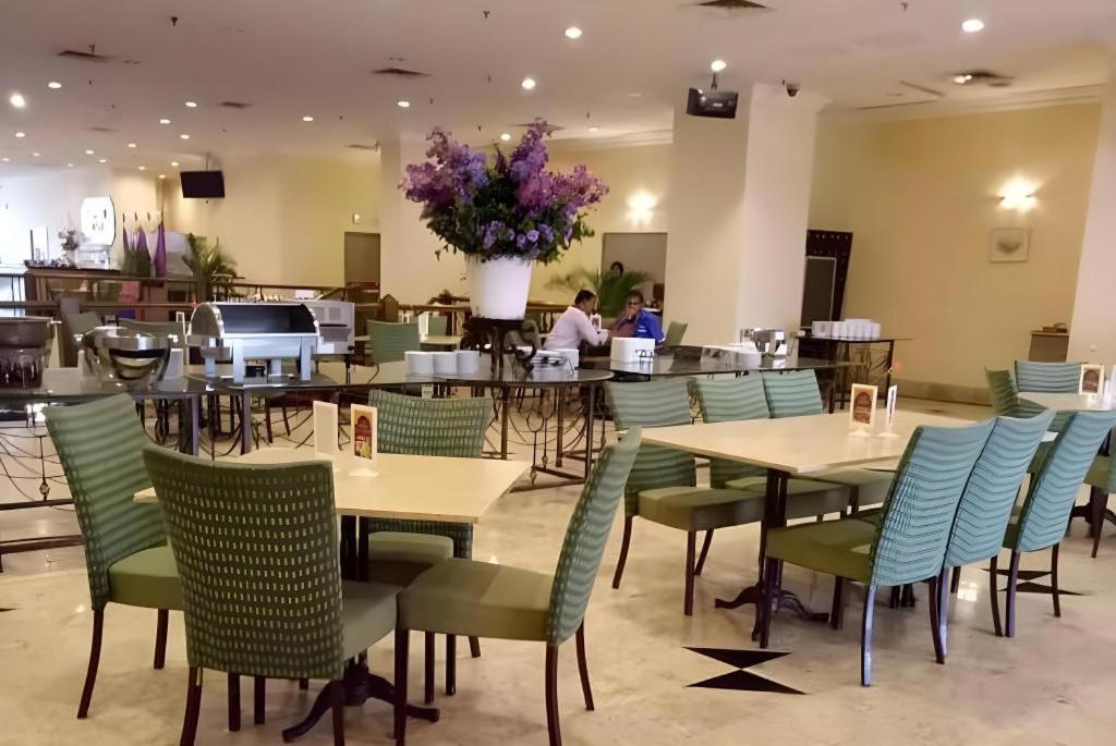 Kuala Lumpur International Hotel Bagian luar foto