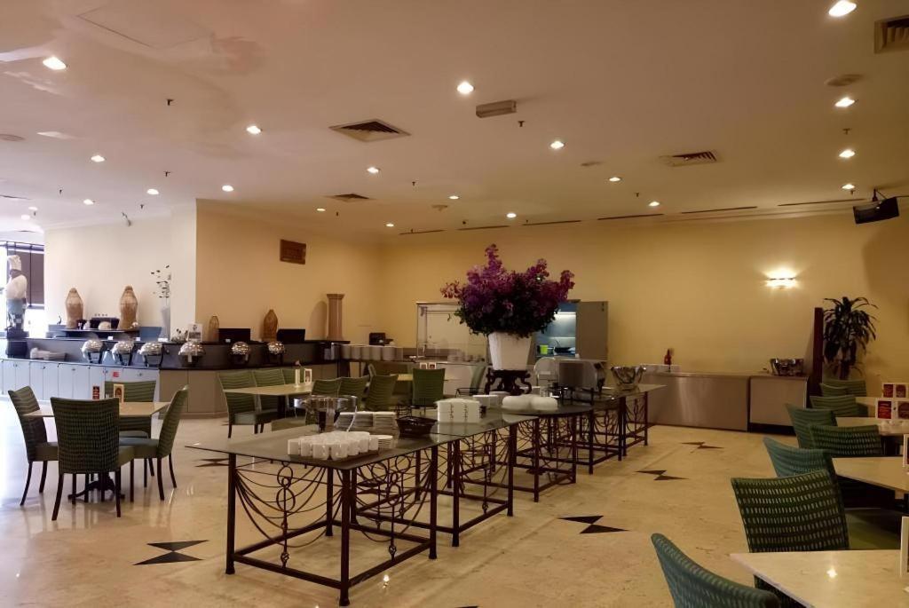 Kuala Lumpur International Hotel Bagian luar foto